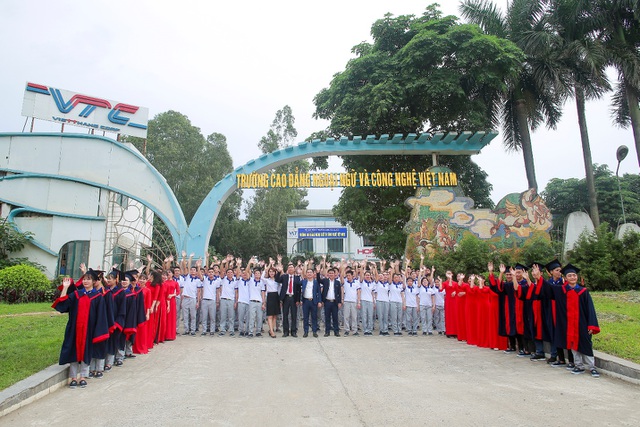 Trường cao đẳng Ngoại ngữ và Công nghệ Việt Nam tuyển sinh nhiều ngành hấp dẫn - 1